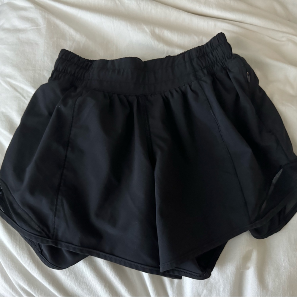 Lululemon black hotty hot shorts
